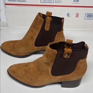 Tommy Hilfiger Brown Chukka Ankle Boots with Elastic Panels and Low Heel…